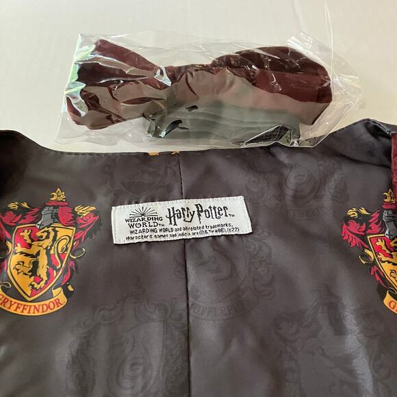 Men’s Harry Potter Deluxe Vest Gryffindor with Bow tie Size Small - Picture 3 of 6